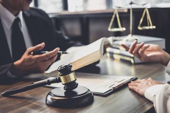 Адвокат з питань переїзду в Україні: хто вони такі та чим займаються Адвокат з питань переїзду в Україні: хто вони такі та чим займаються